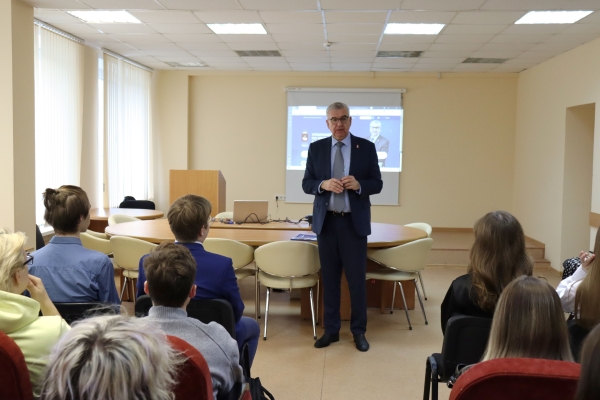 В аппарате Уполномоченного по правам человека в Пермском крае продолжаются экскурсии для студентов и школьников
