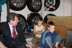 25 сентября Уполномоченный по правам ребенка Павел Миков посетил семью Катаноговых, проживающих после пожара в гараже.