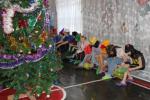Павел Миков побывал на ёлке «для непослушных детей»: поздравляя и вручая подарки ребятам, я пожелал, чтобы следующий Новый год они встретили в кругу семьи.