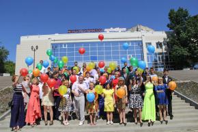 17 июня 2016 года во Дворце молодежи г. Перми прошел традиционный Бал выпускников для воспитанников организаций для детей-сирот и детей, оставшихся без попечения родителей, Пермского края. 