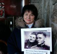 9 мая почетный житель города Чусовой Татьяна Марголина приняла участие в акции "Бессмертный полк"