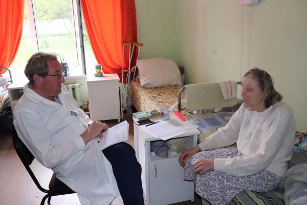 23 июля Павел Миков посетил Центр социальной адаптации: среди 150 человек здесь находятся и двое граждан, вывезенных из частного приюта в Красном Восходе