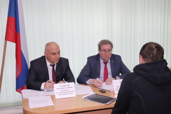 Павел Миков и Руководитель государственной инспекции труда Олег Украинский провели приём граждан.