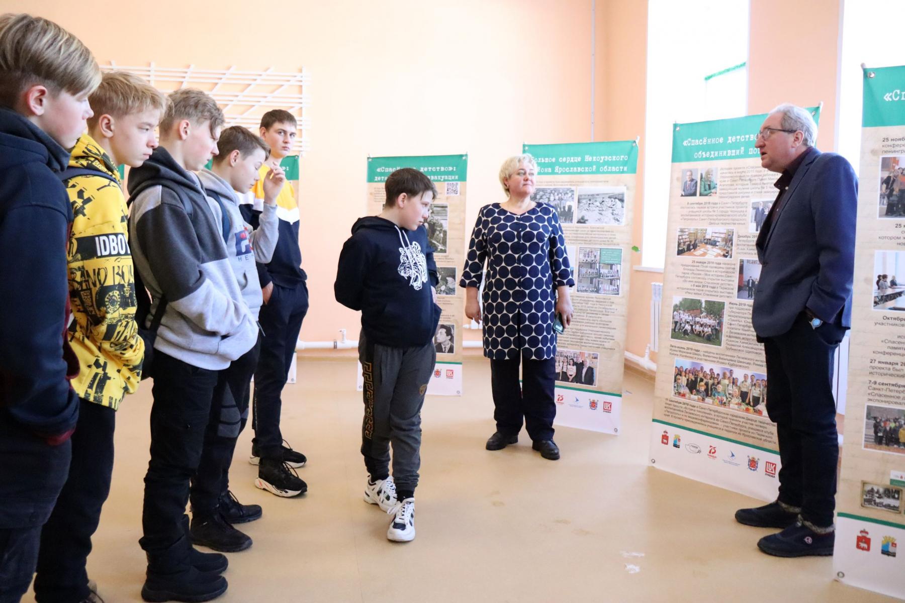 Павел Миков презентовал жителям Кишертского округа выставку «Спасенное детство: проект, объединивший поколения»