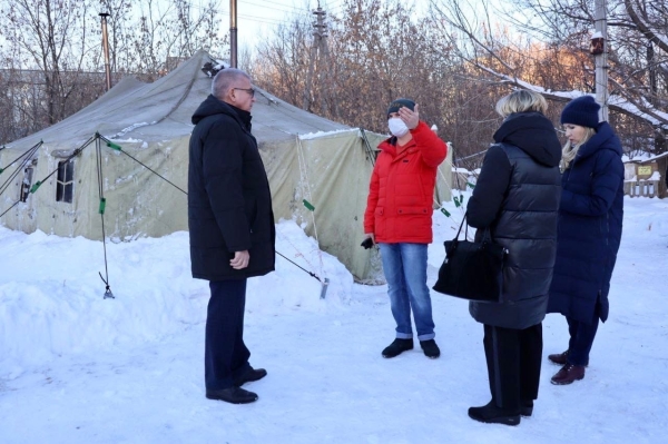 Игорь Сапко посетил городские пункты оказания социальной помощи бездомным людям.