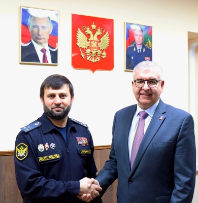 Уполномоченный по правам человека в Пермском крае Игорь Сапко встретился с новым Главным судебным приставом региона Абдулой Алаудиновым.