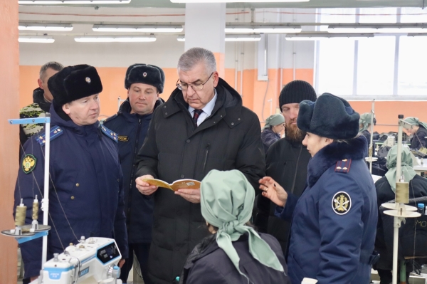 Уполномоченный по правам человека в Пермском крае Игорь Сапко посетил ИК-32.