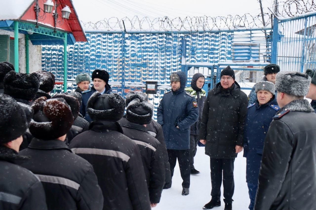 Уполномоченный по правам человека в Пермском крае Игорь Сапко проверил условия содержания осуждённых в ИК-10 в Чусовом